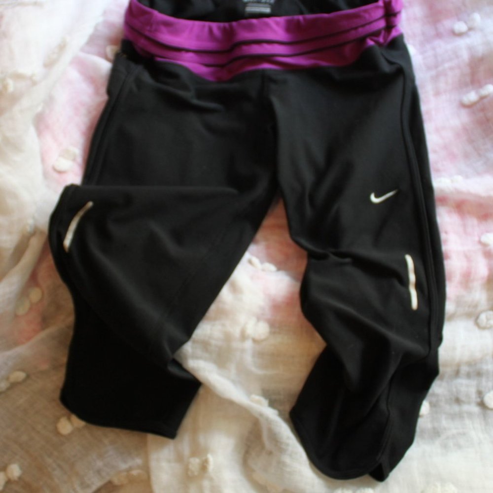 Nike Dri-fit Black Workout Capri pants size Medium